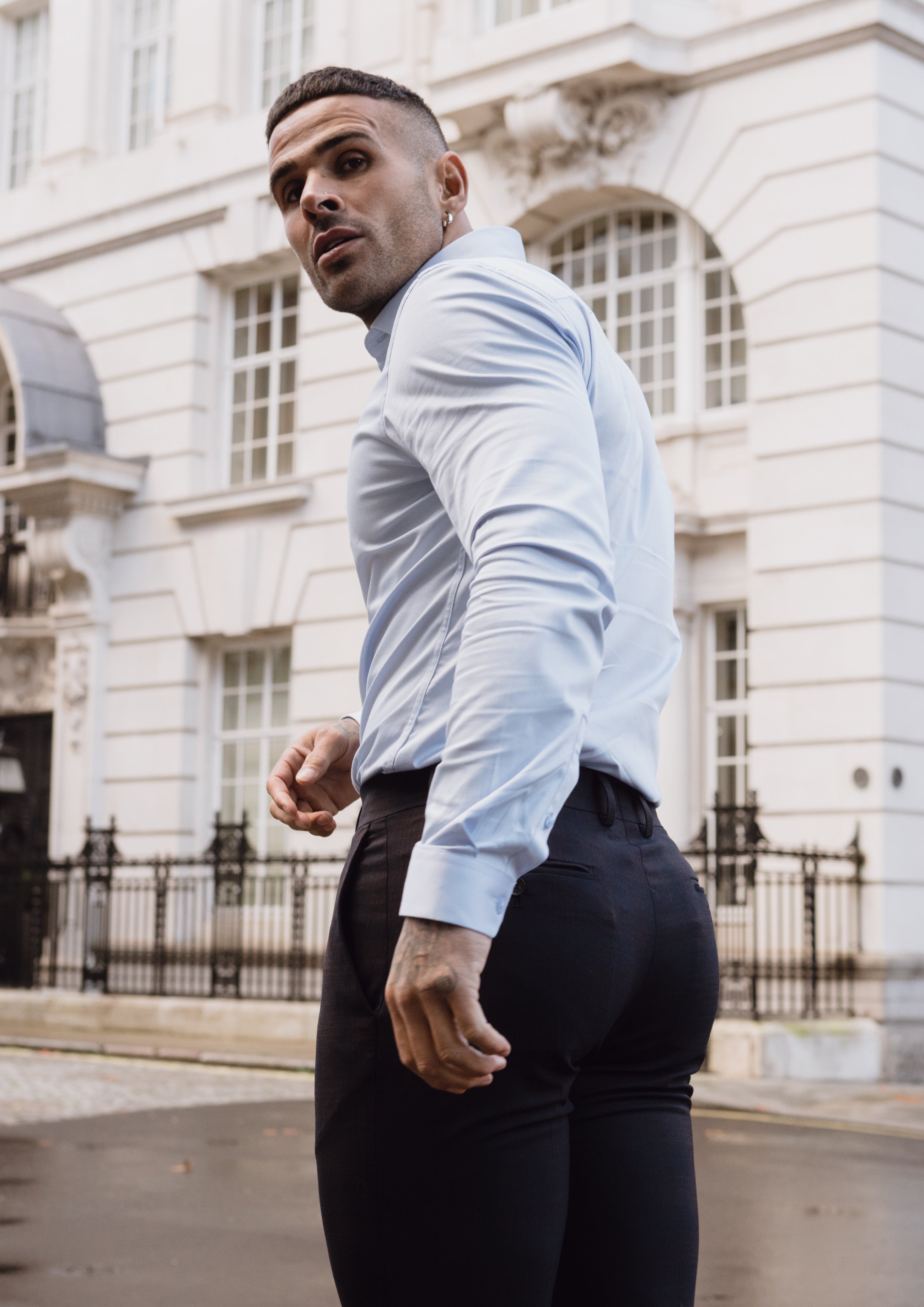 Schmale, elegante Stretchhose in Marineblau/Hellbraun - FST004