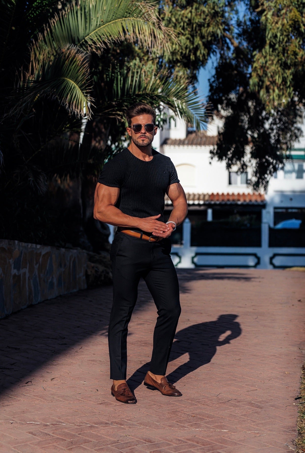 Schmale, elegante schwarze Stretchhose - FST034