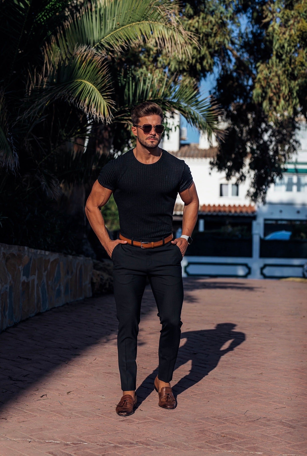 Schmale, elegante schwarze Stretchhose - FST034