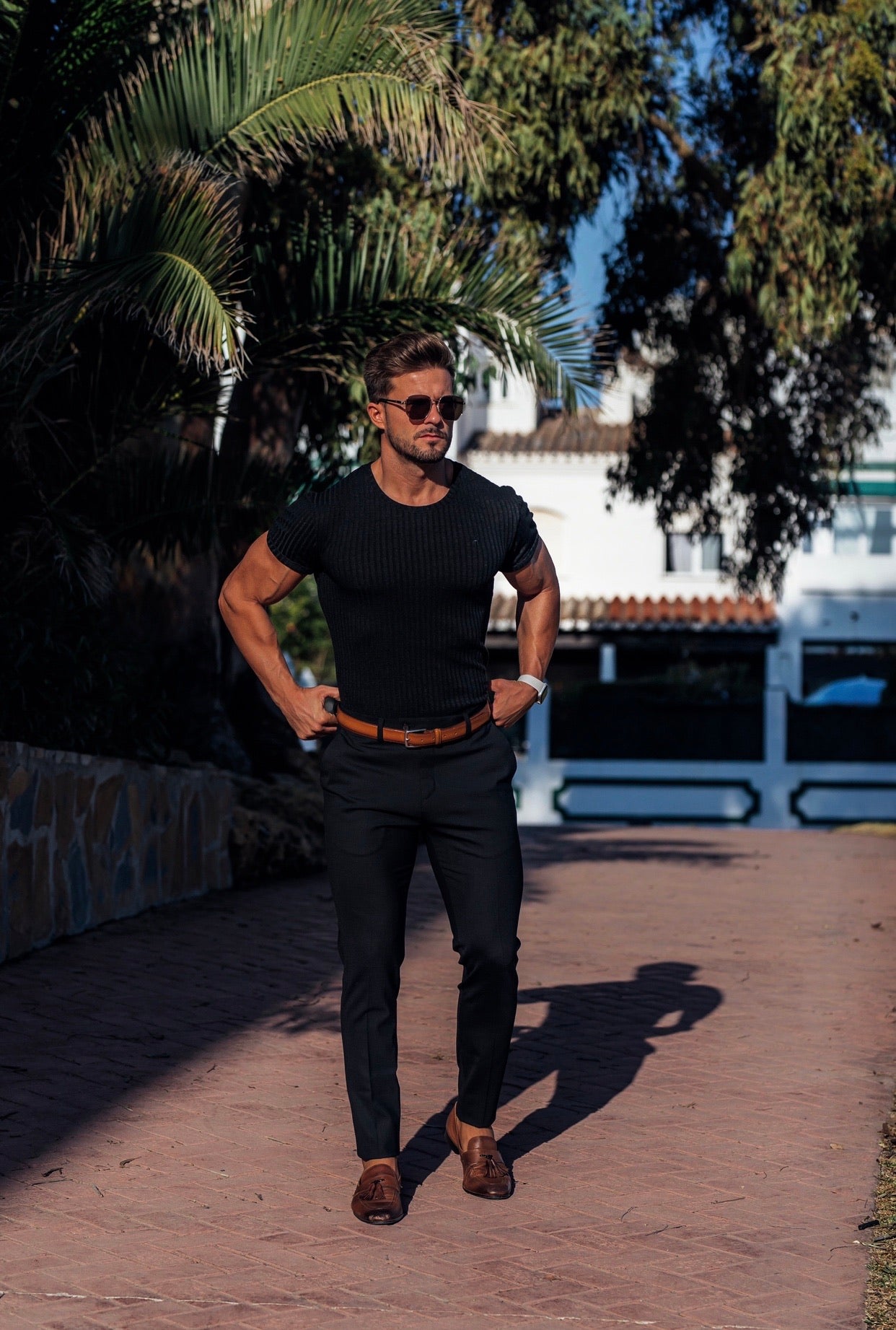 Schmale, elegante schwarze Stretchhose - FST034