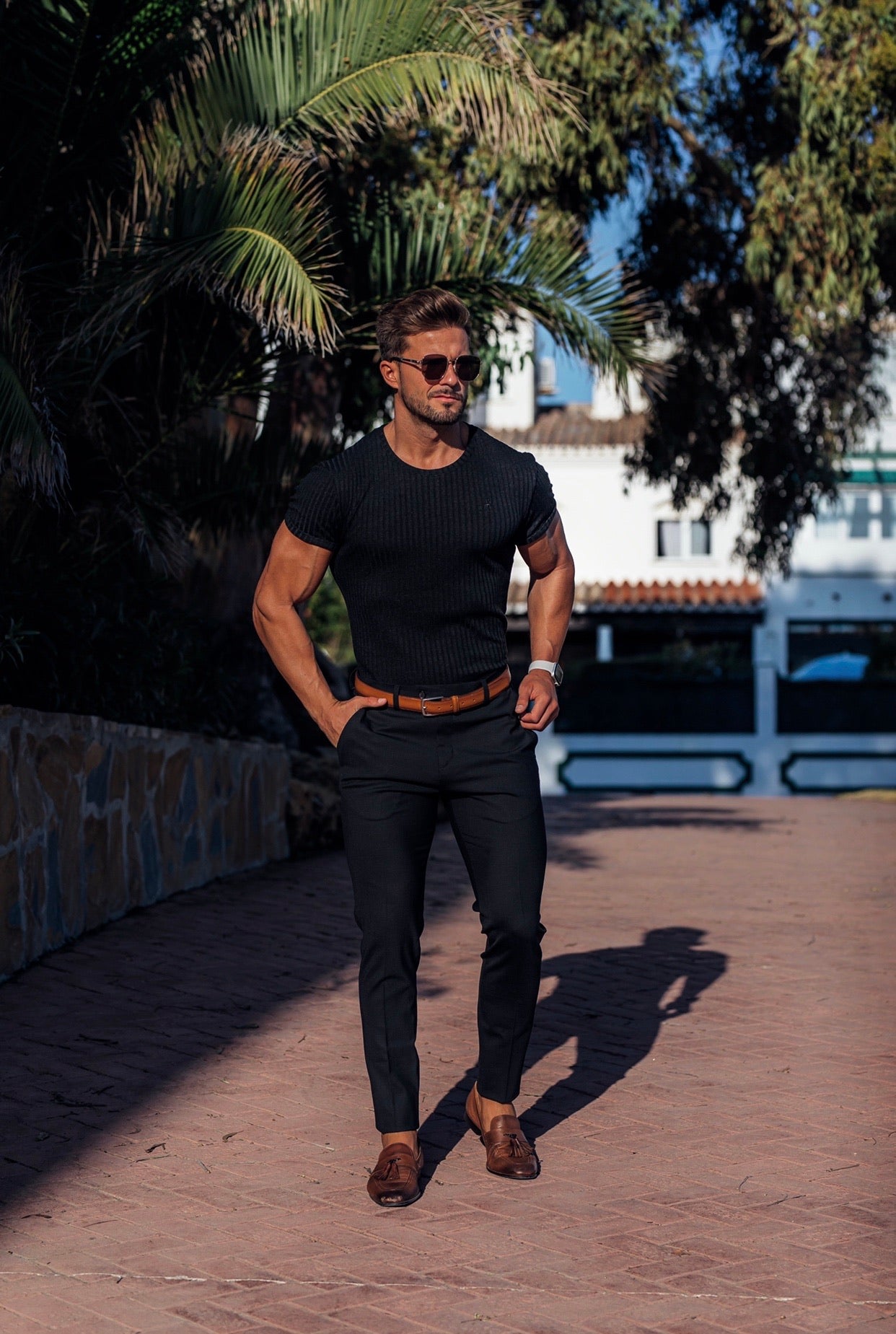 Schmale, elegante schwarze Stretchhose - FST034