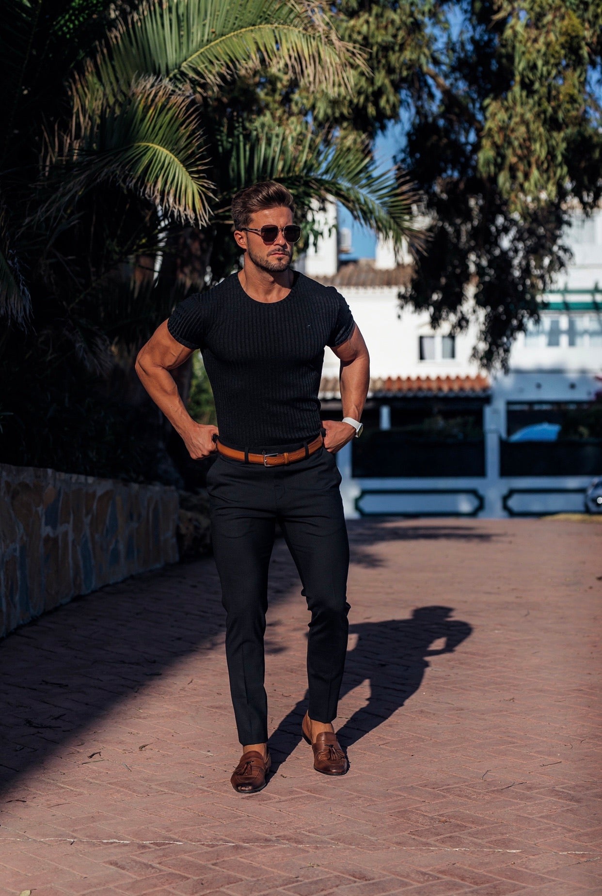 Schmale, elegante schwarze Stretchhose - FST034